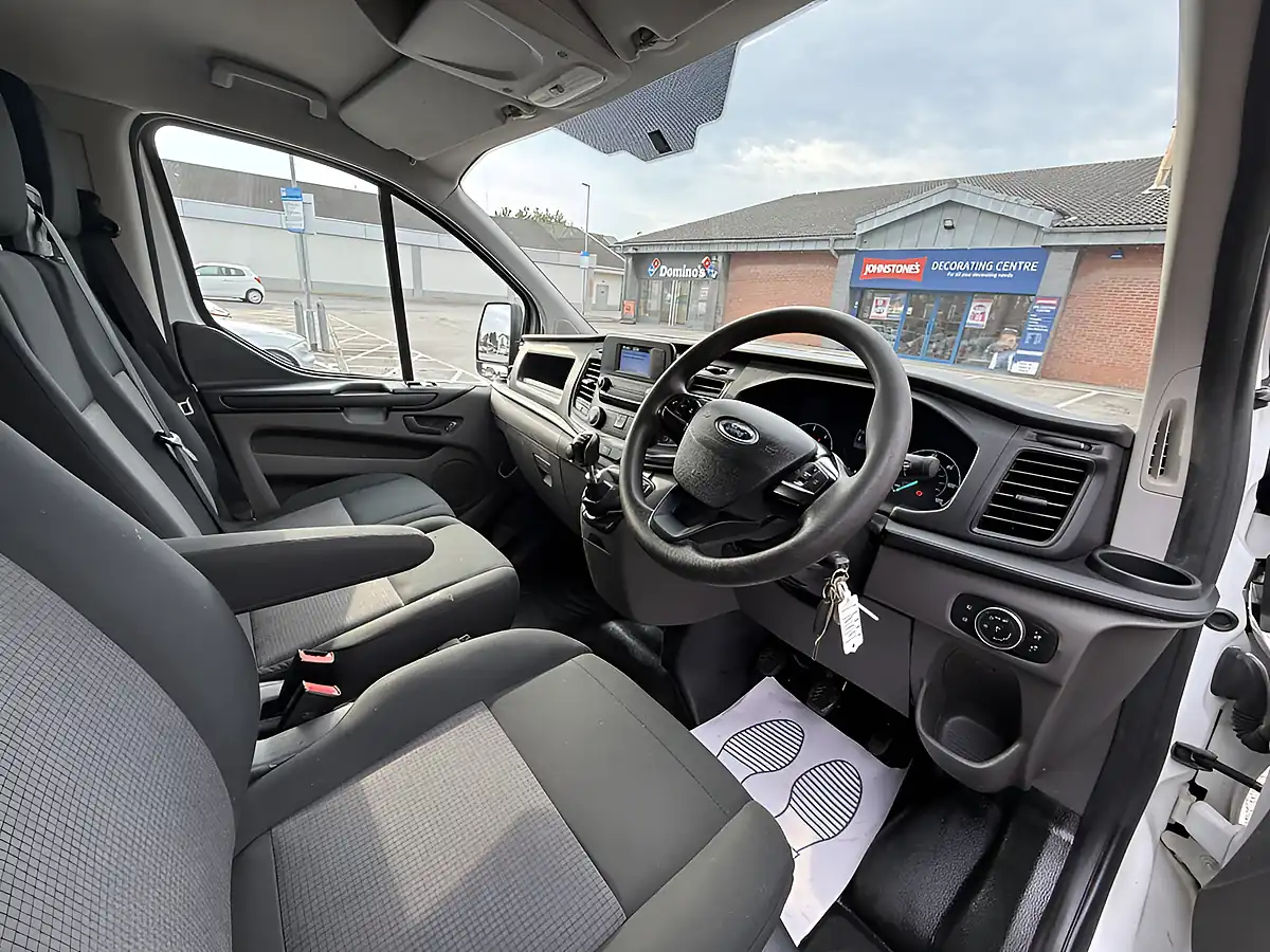 Used 2021 Ford Transit Custom 320 Leader Dciv White - Interior and Exterior details 11