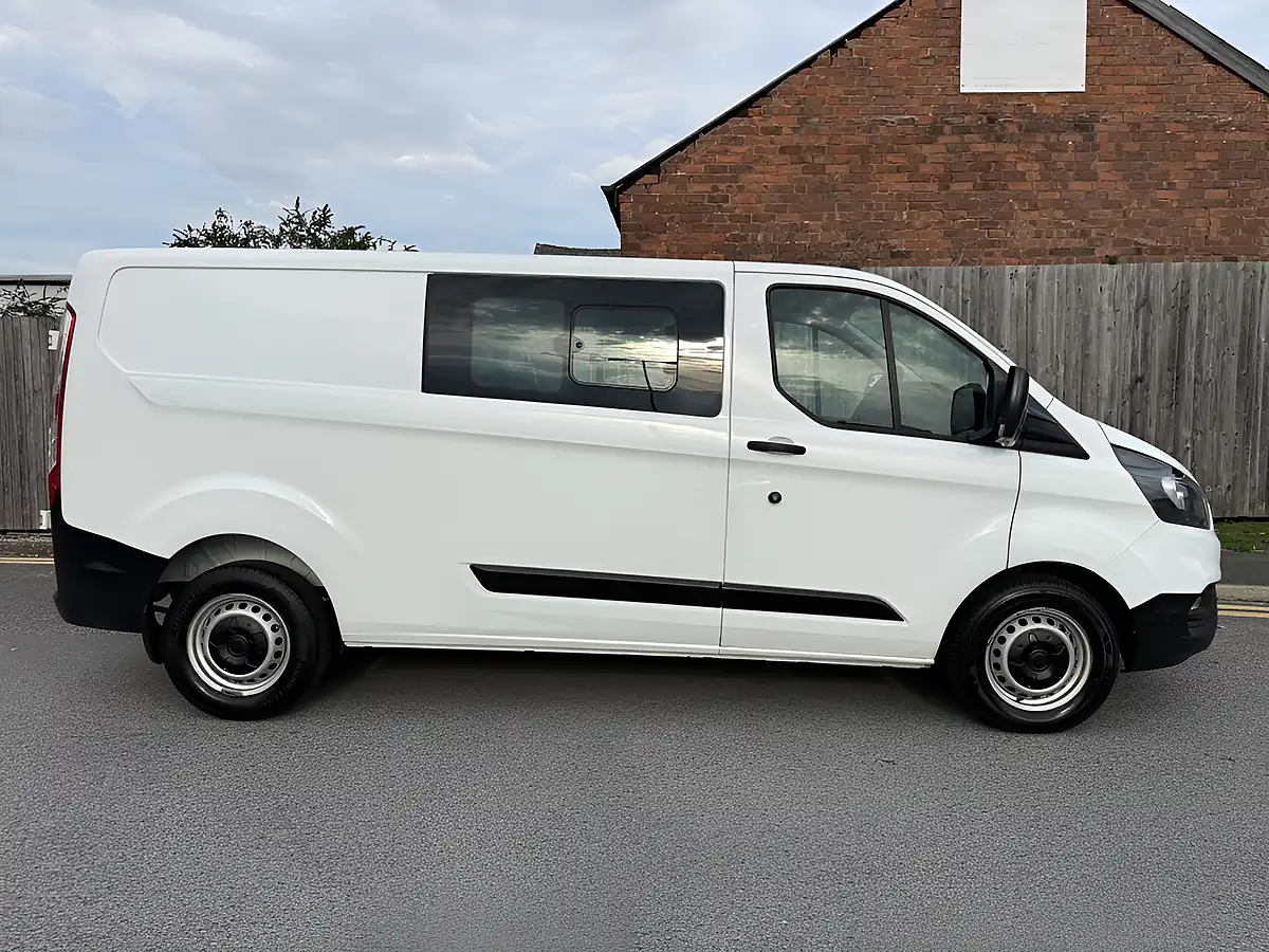 Used 2021 Ford Transit Custom 320 Leader Dciv White - Interior and Exterior details 9