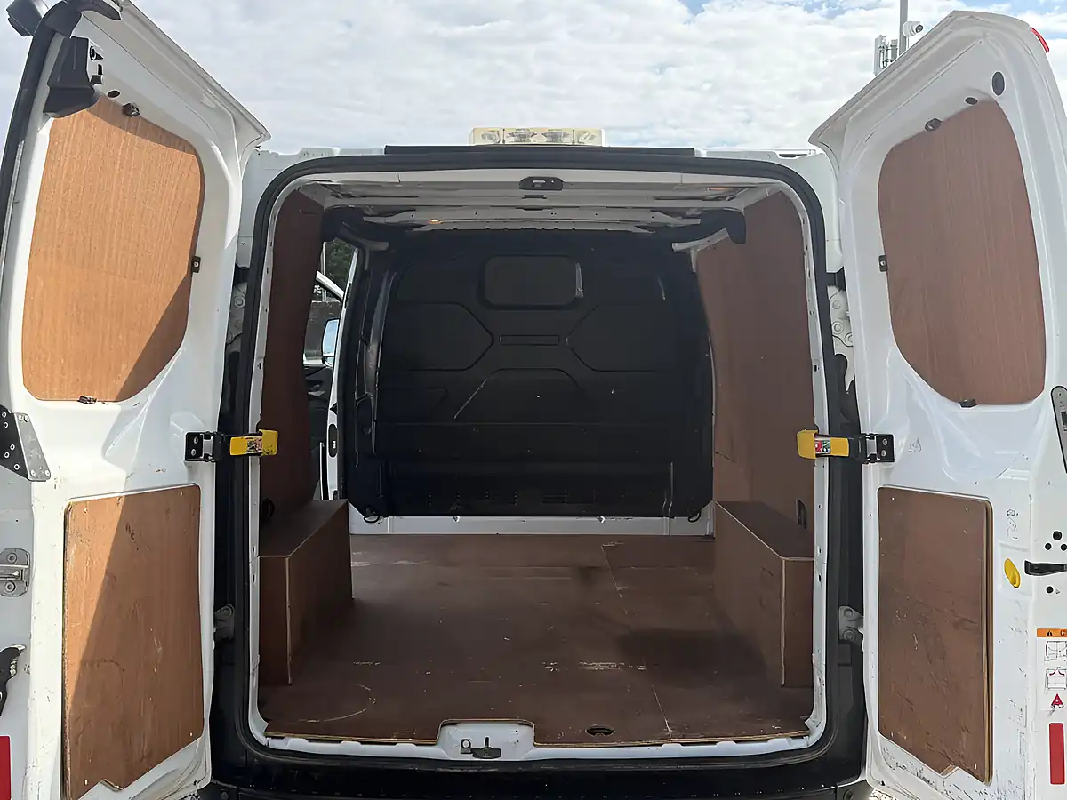 Used 2021 Ford Transit Custom Leader L1H1 (swb) White - Interior and Exterior details 19