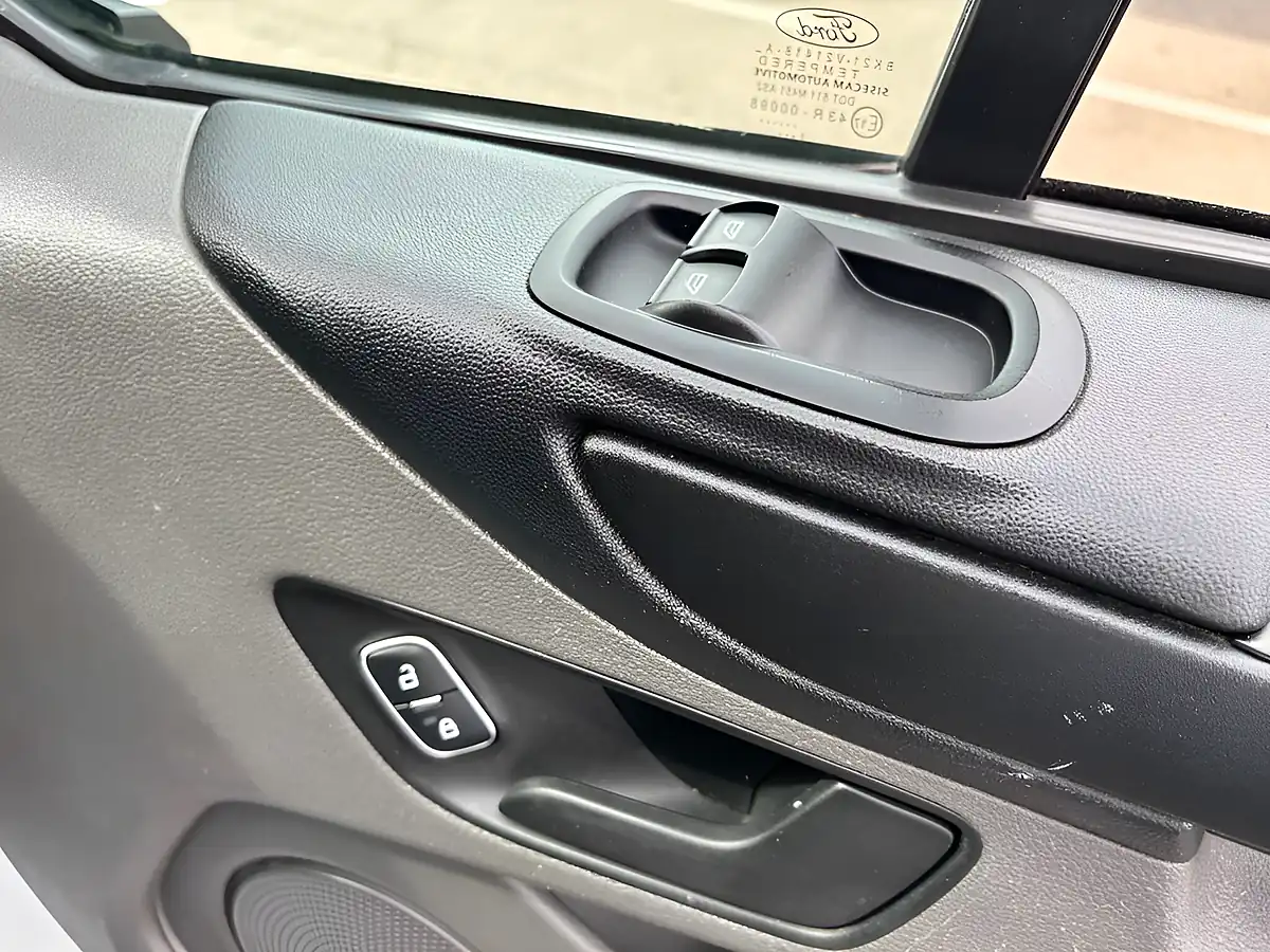 Used 2021 Ford Transit Custom Leader White - Interior and Exterior details 14