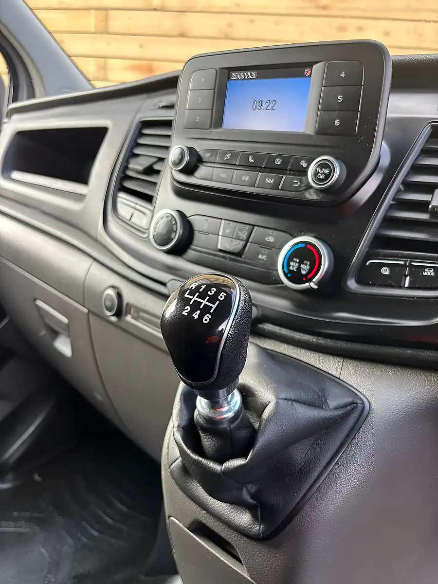 Used 2021 Ford Transit Custom Leader White - Interior and Exterior details 13