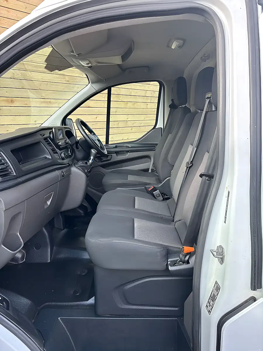 Used 2021 Ford Transit Custom Leader White - Interior and Exterior details 17