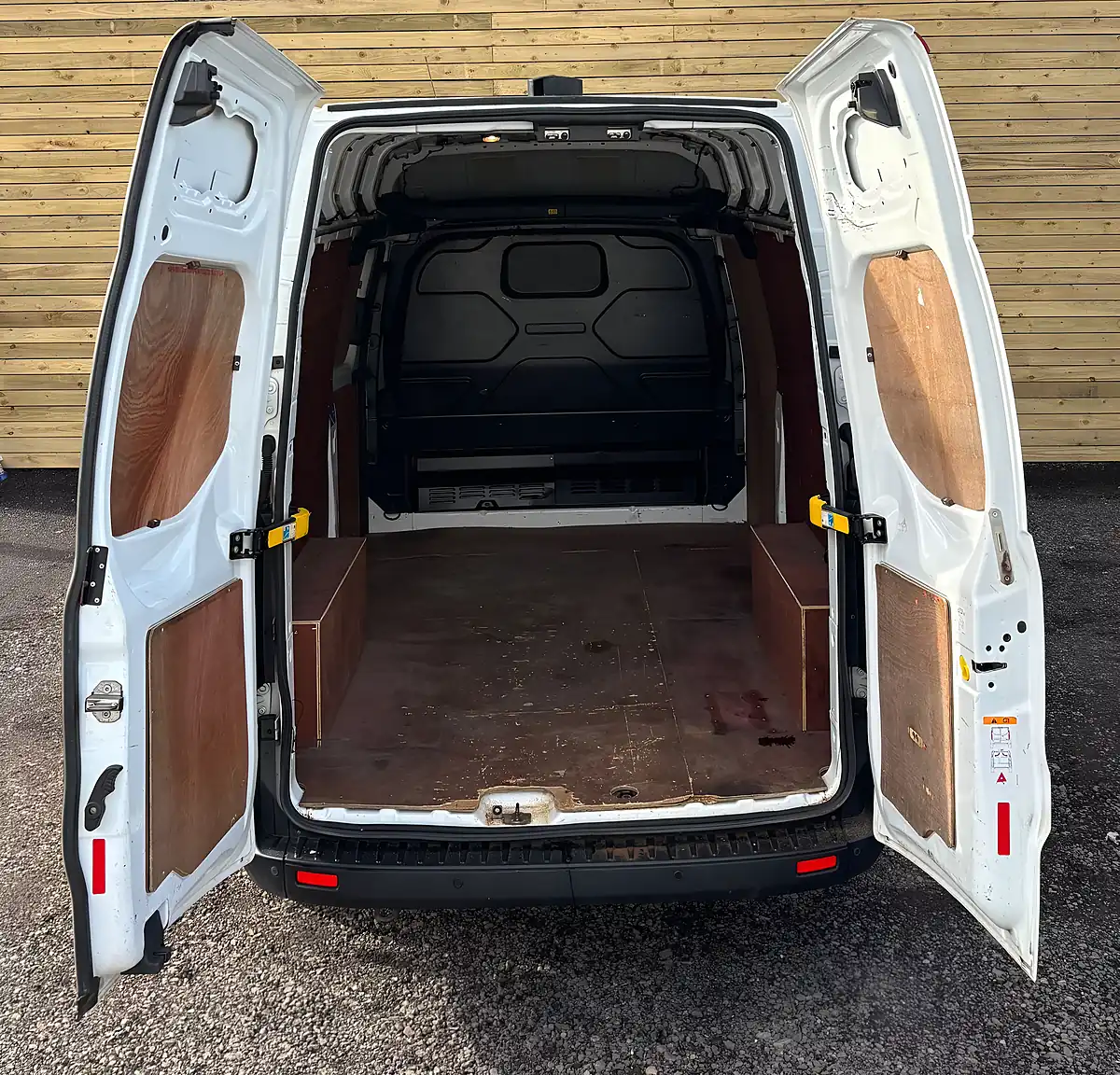 Used 2021 Ford Transit Custom Leader White - Interior and Exterior details 20