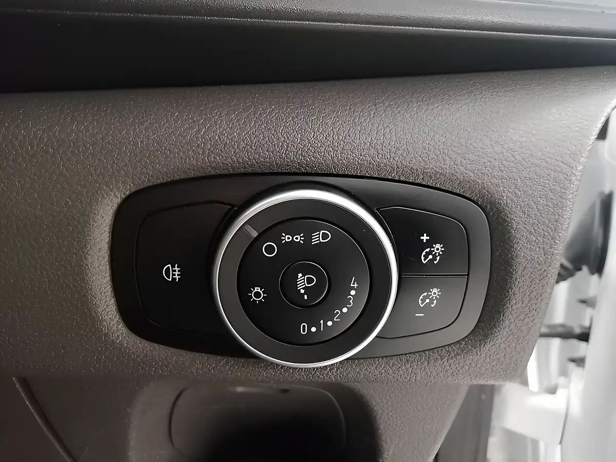 Used 2021 Ford Transit Custom Leader White - Interior and Exterior details 13