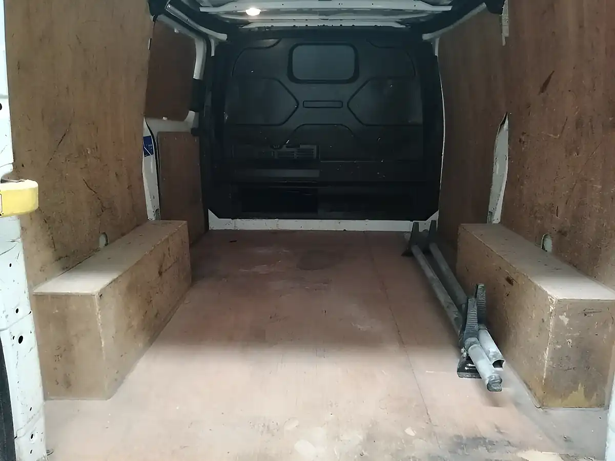 Used 2021 Ford Transit Custom Leader White - Interior and Exterior details 4
