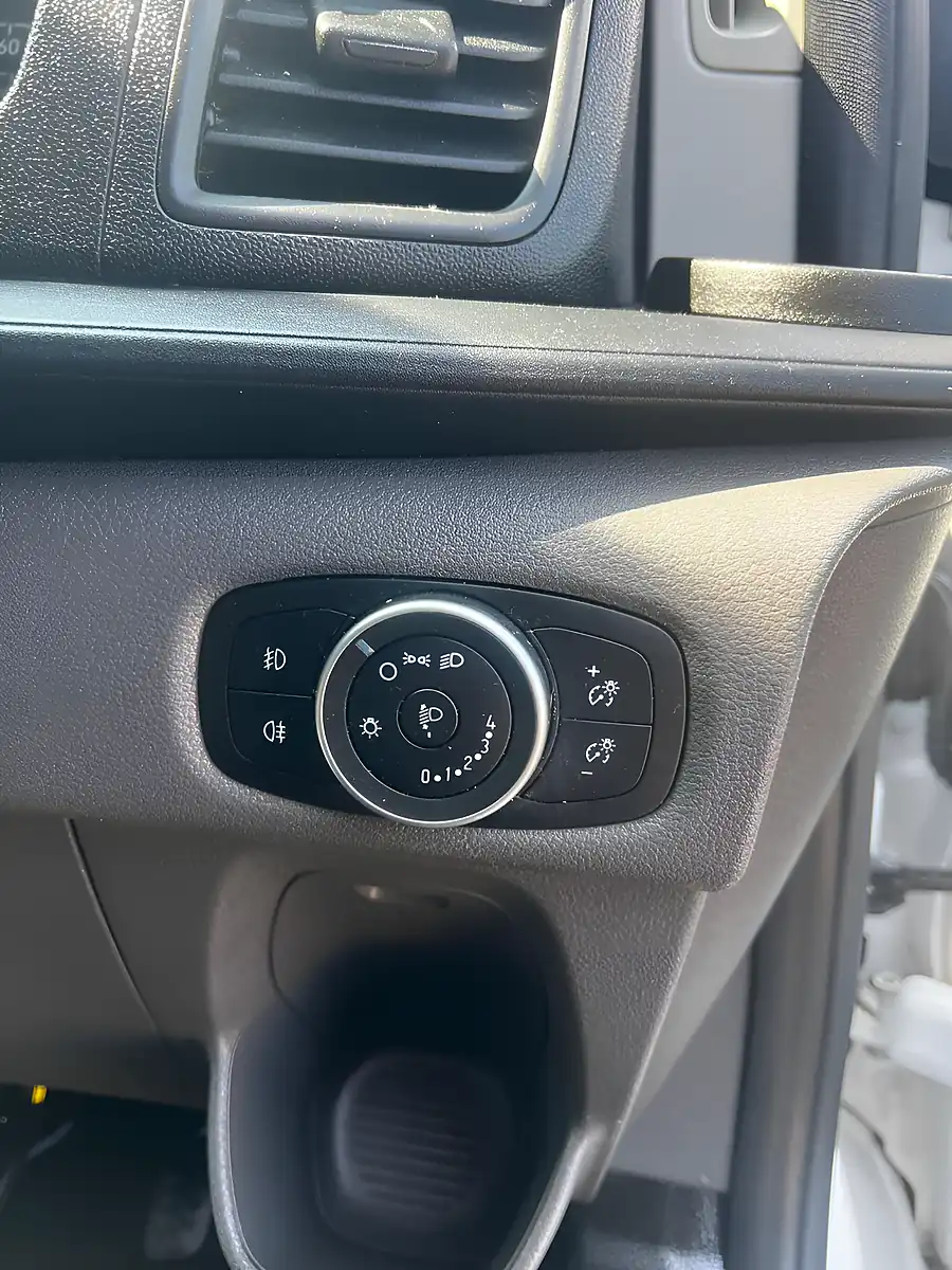 Used 2021 Ford Transit Custom Leader White - Interior and Exterior details 12