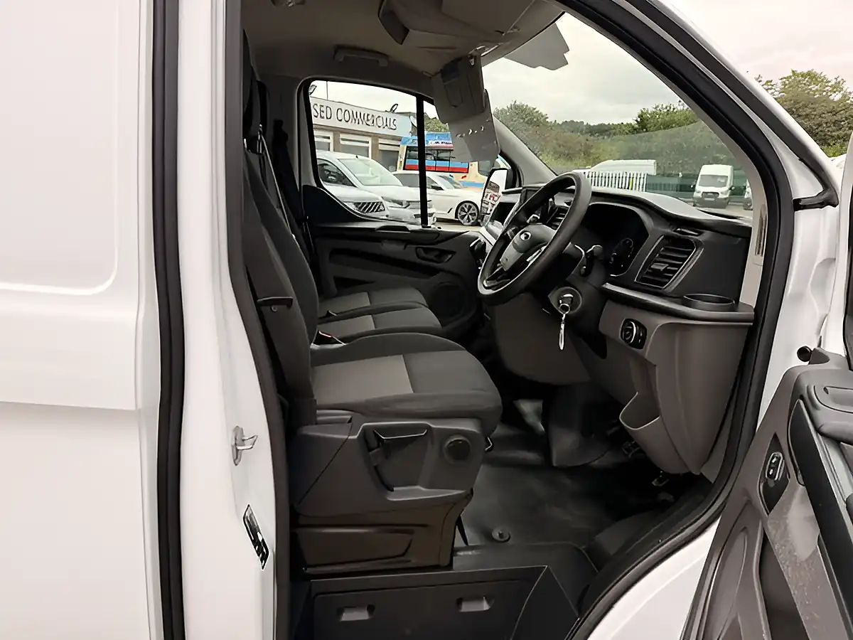 Used 2021 Ford Transit Custom Leader White - Interior and Exterior details 15