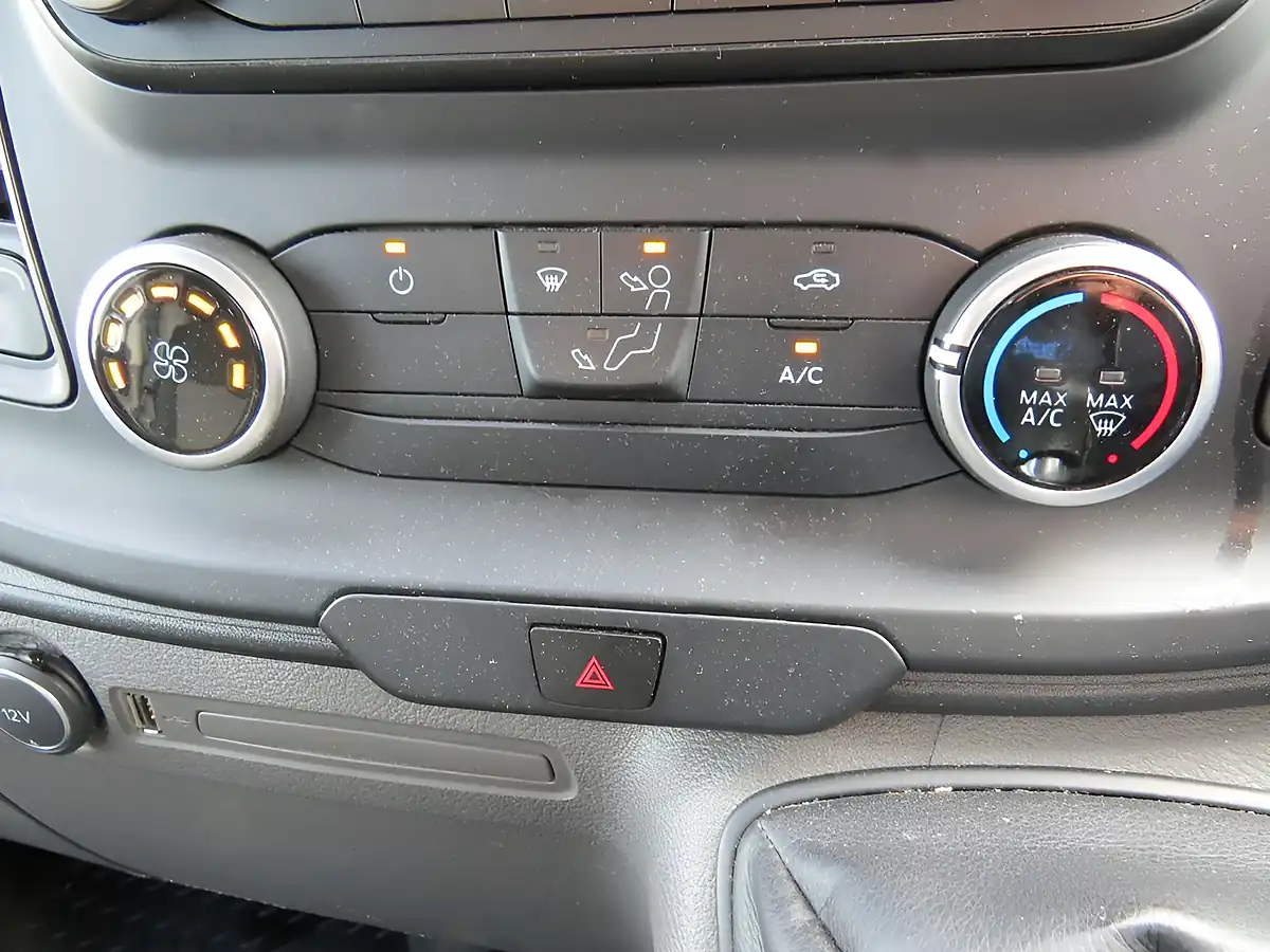 Used 2021 Ford Transit Custom Leader White - Interior and Exterior details 17
