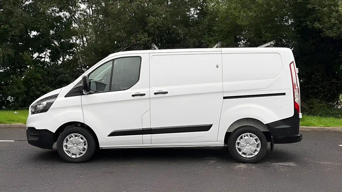 Used 2021 Ford Transit Custom Leader White - Interior and Exterior details 4