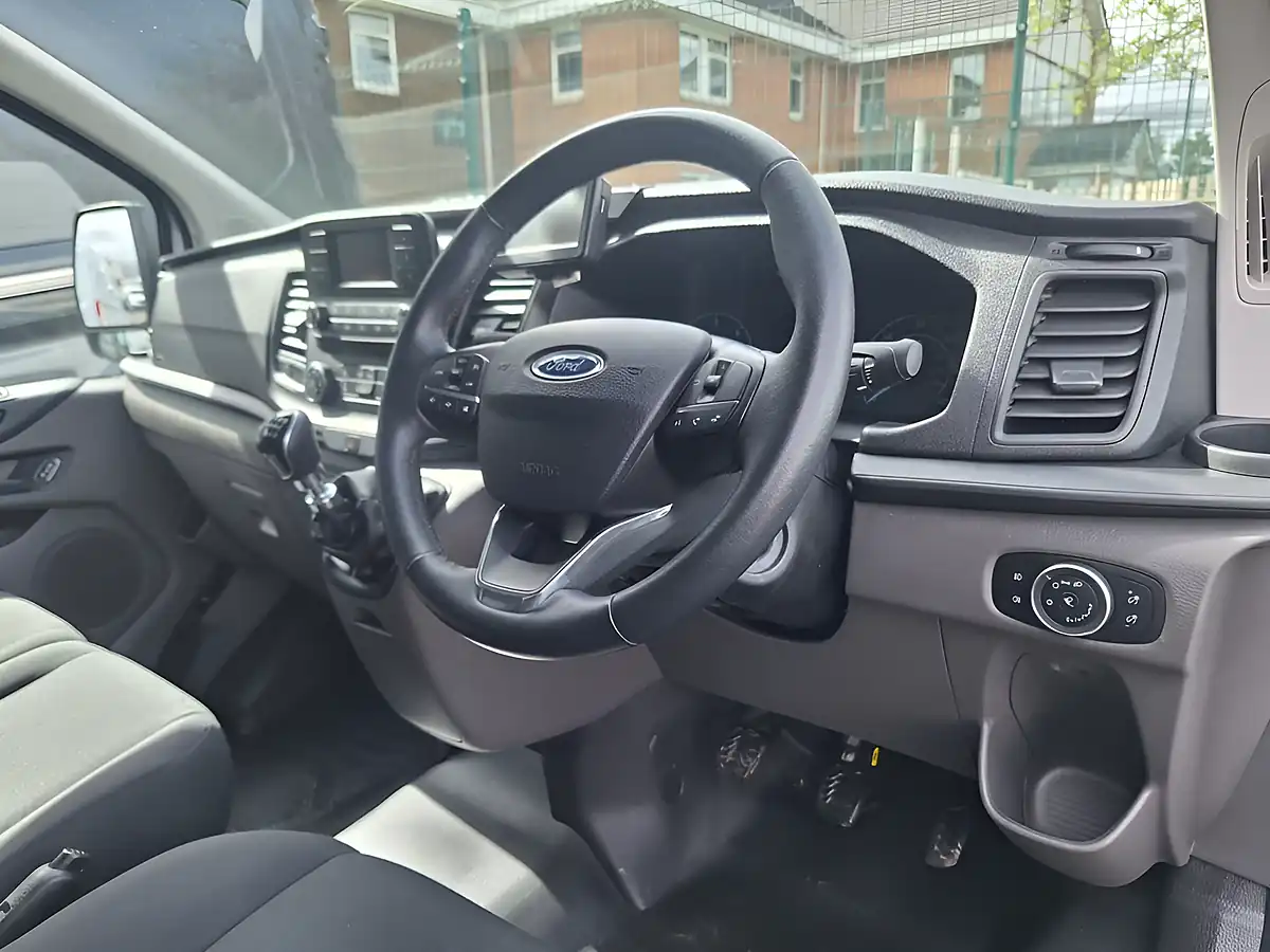 Used 2021 Ford Transit Custom Leader White - Interior and Exterior details 11