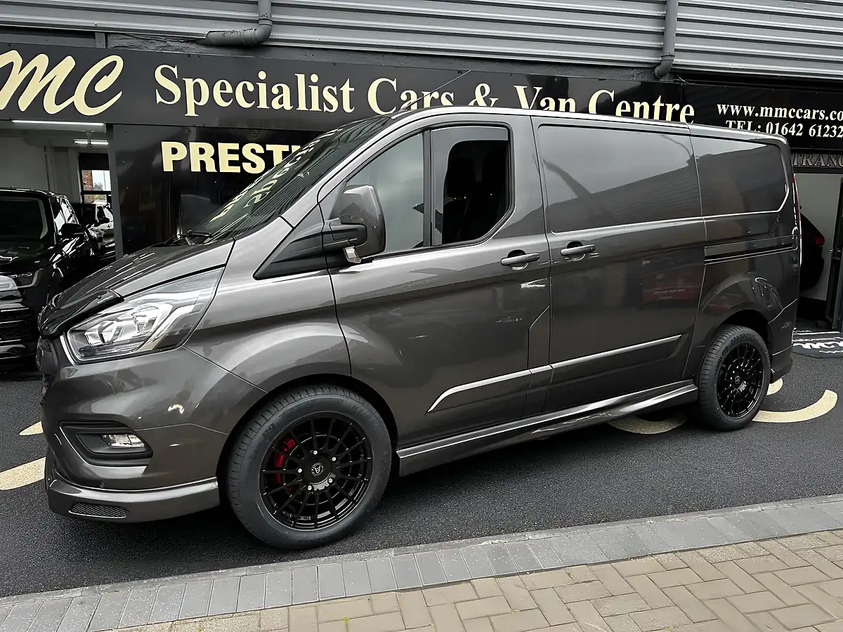 Used 2021 Ford Transit Custom Limited Agate Black - Front View