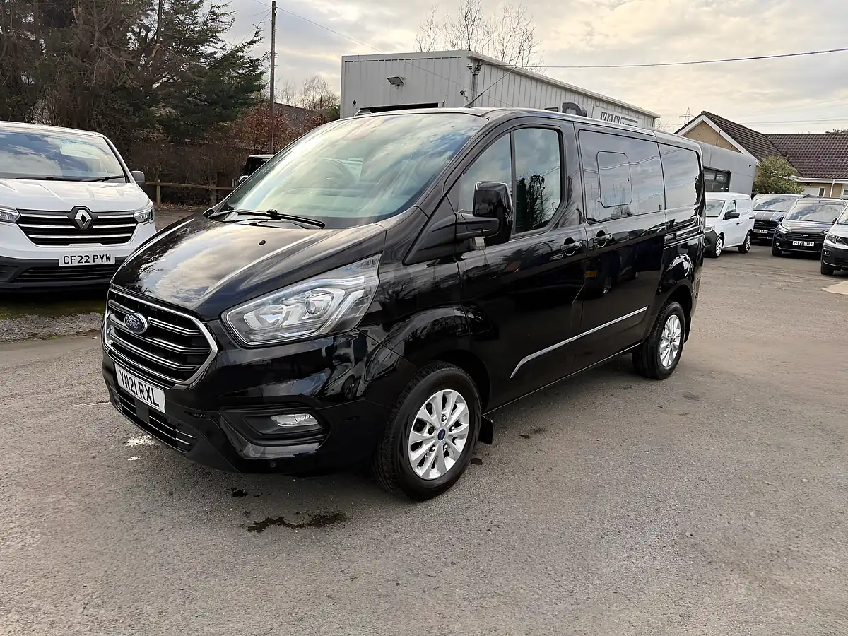 Used 2021 Ford Transit Custom Limited Black - Front View