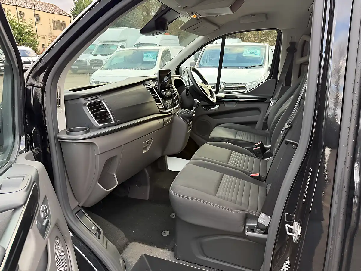 Used 2021 Ford Transit Custom Limited Black - Interior and Exterior details 4