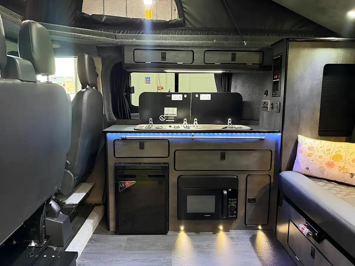 Used 2021 Ford Transit Custom Limited Black - Interior and Exterior details 6