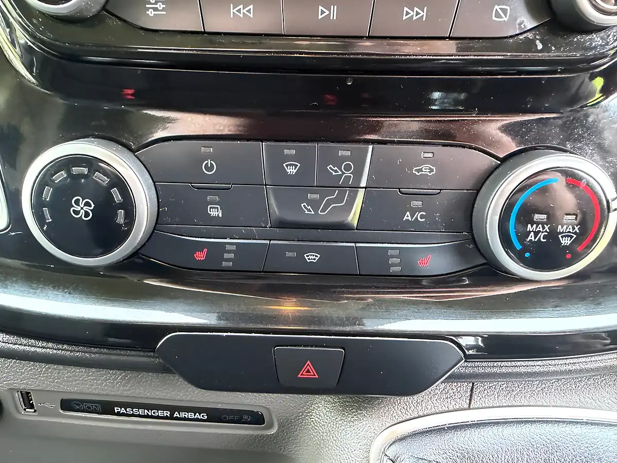 Used 2021 Ford Transit Custom Limited Black - Interior and Exterior details 12