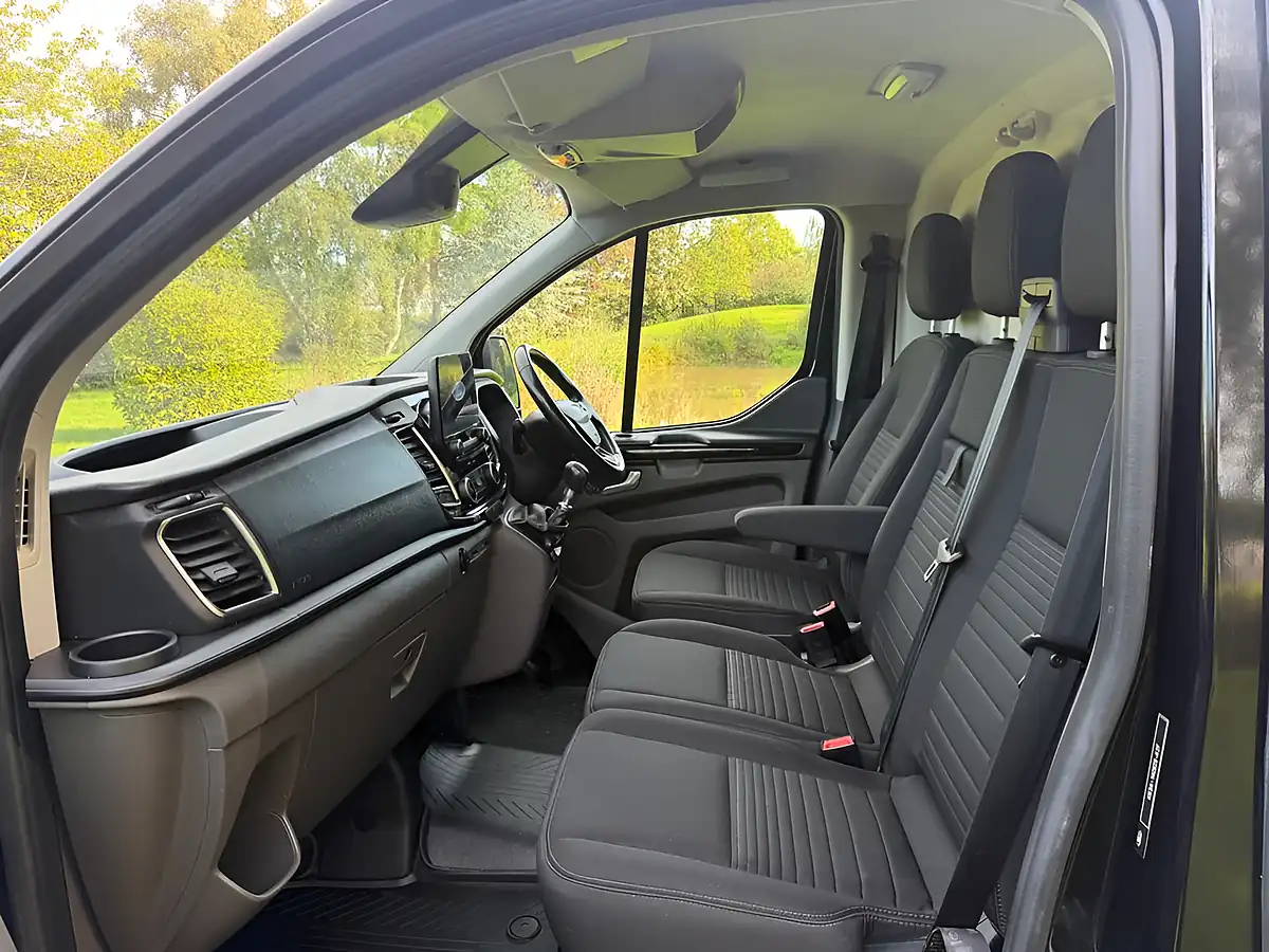 Used 2021 Ford Transit Custom Limited Black - Interior and Exterior details 16
