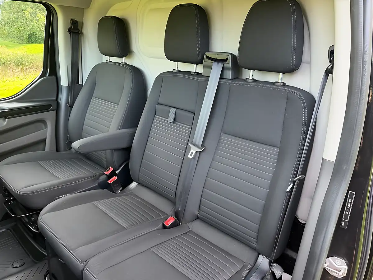 Used 2021 Ford Transit Custom Limited Black - Interior and Exterior details 17