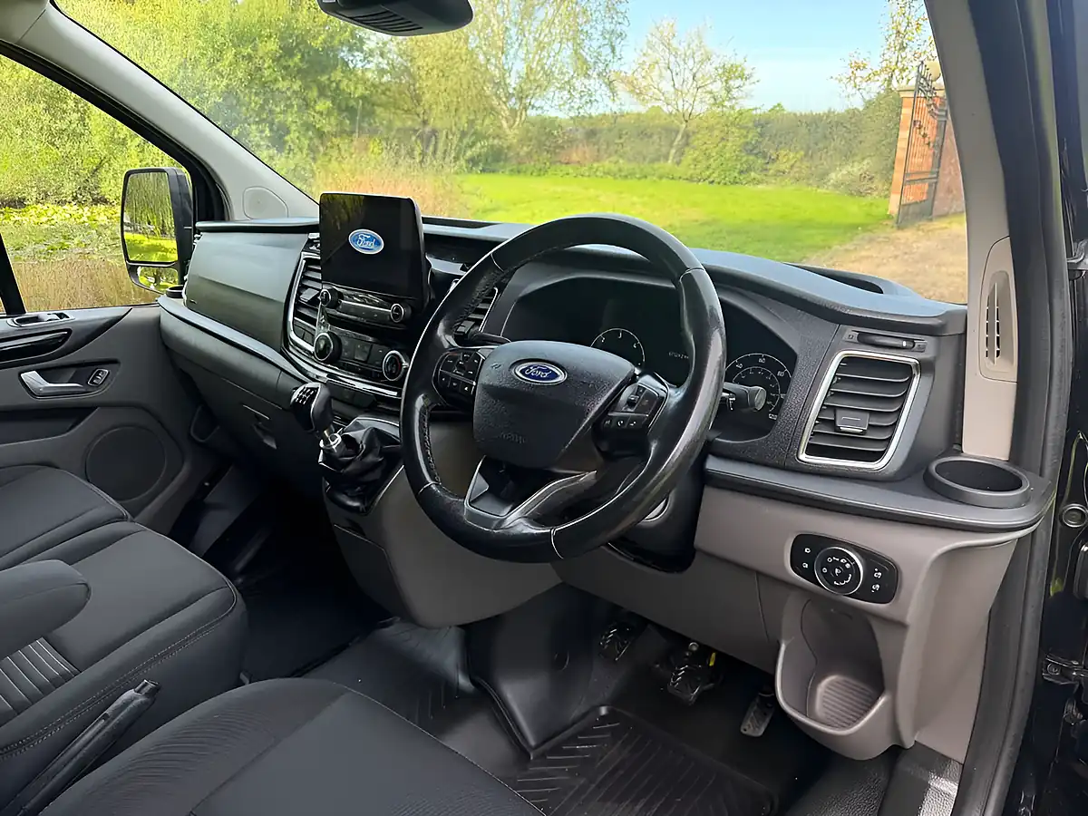 Used 2021 Ford Transit Custom Limited Black - Interior and Exterior details 9