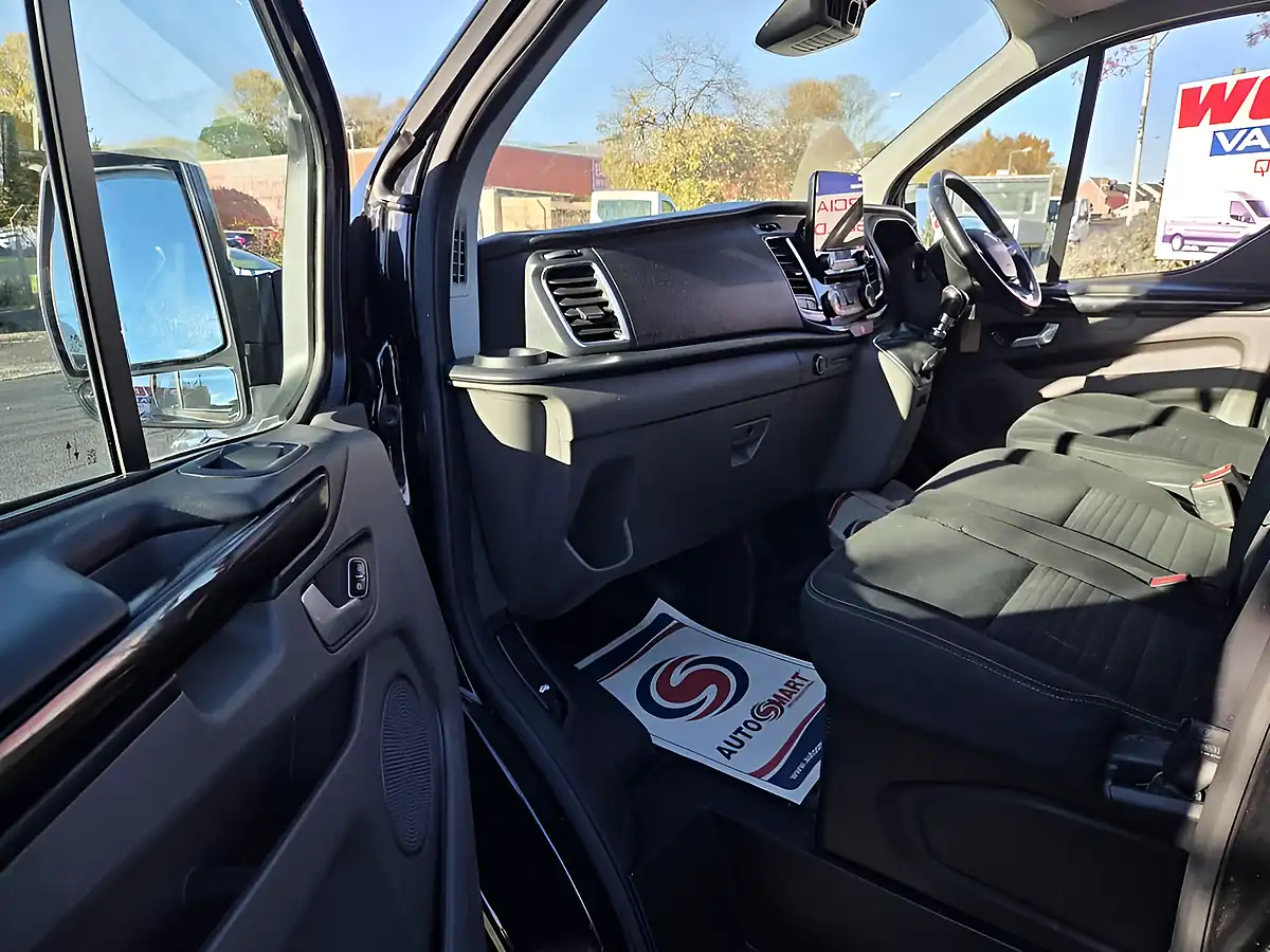 Used 2021 Ford Transit Custom Limited Black - Interior and Exterior details 8
