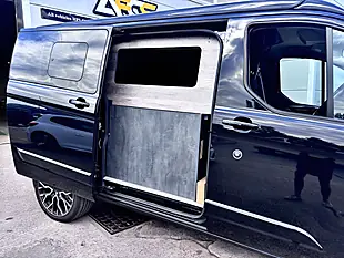 Used 2021 Ford Transit Custom Limited Black - Interior and Exterior details 10