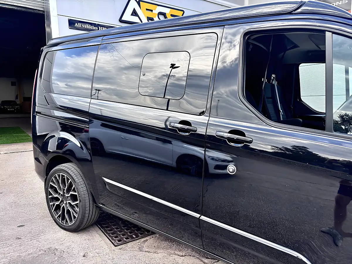 Used 2021 Ford Transit Custom Limited Black - Interior and Exterior details 19