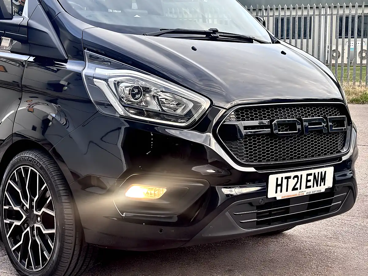 Used 2021 Ford Transit Custom Limited Black - Interior and Exterior details 9
