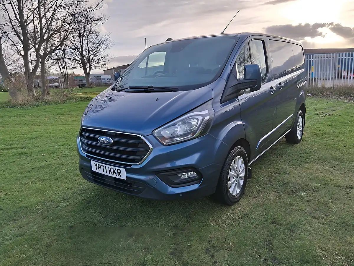 Used 2021 Ford Transit Custom Limited Blue - Front View