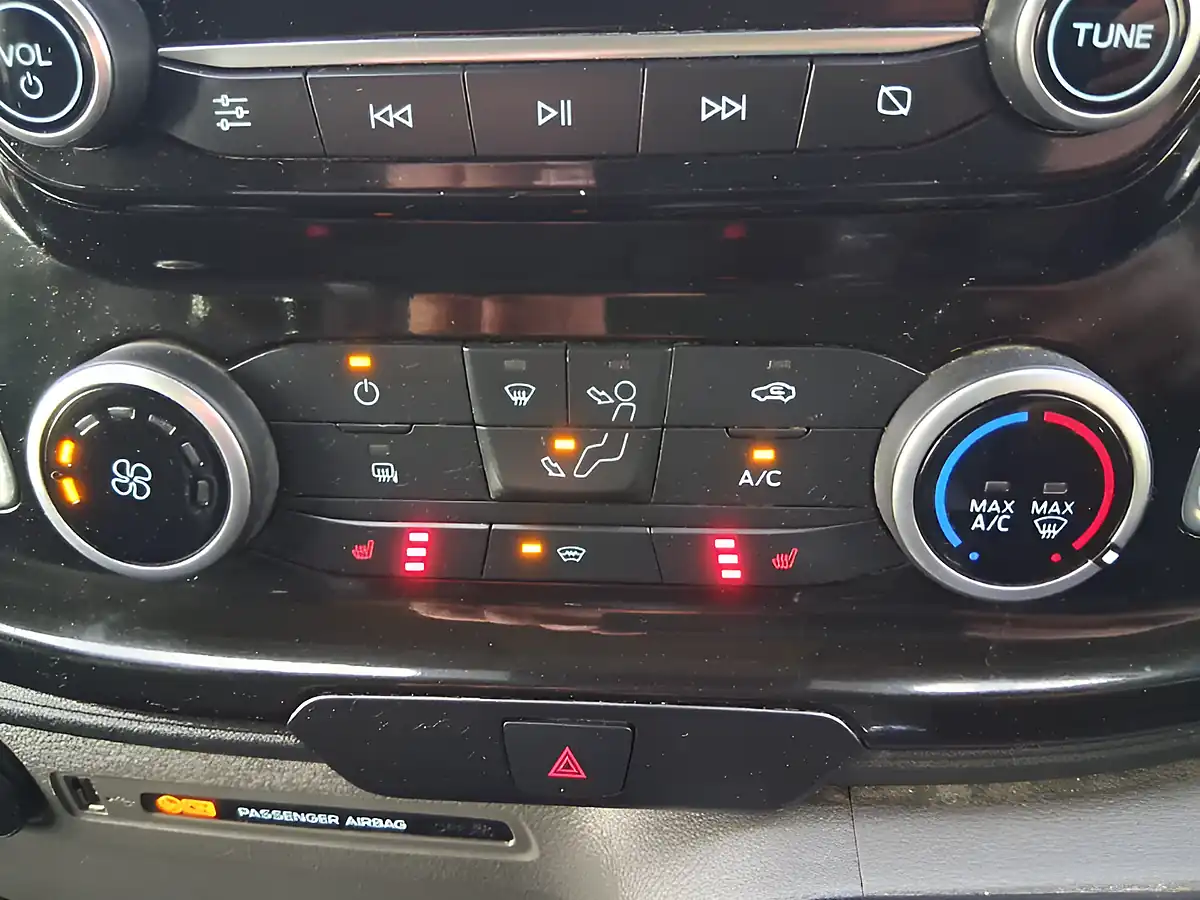 Used 2021 Ford Transit Custom Limited Blue - Interior and Exterior details 14