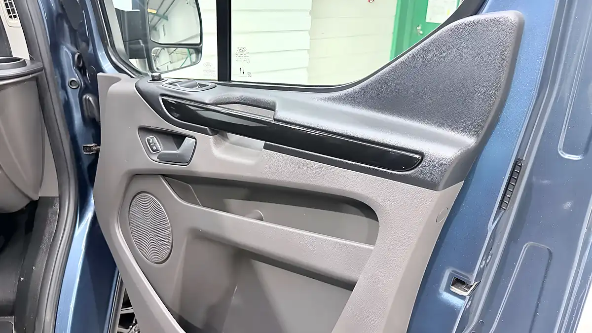 Used 2021 Ford Transit Custom Limited Blue Metallic - Interior and Exterior details 14