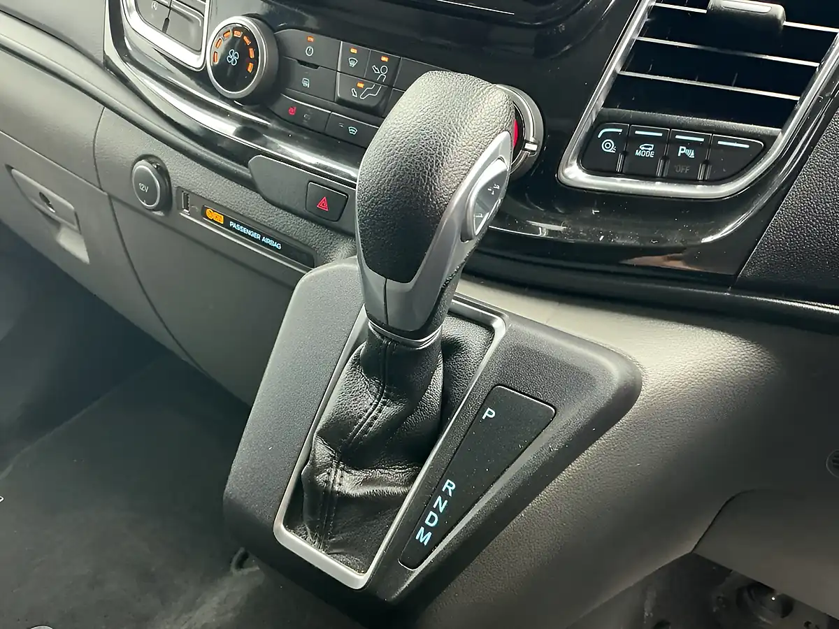 Used 2021 Ford Transit Custom Limited Crew Van Double Cab Chrome Blue - Interior and Exterior details 12