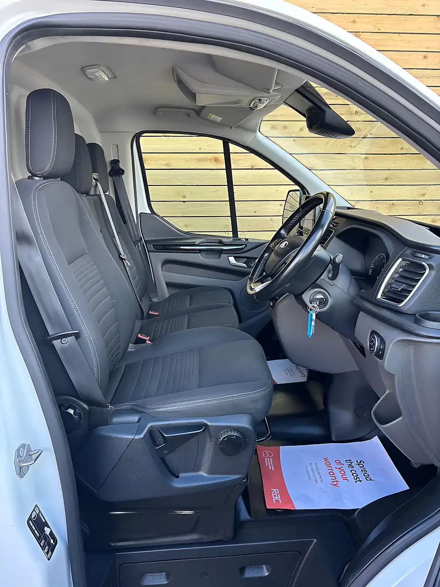 Used 2021 Ford Transit Custom Limited Frozen White - Interior and Exterior details 10