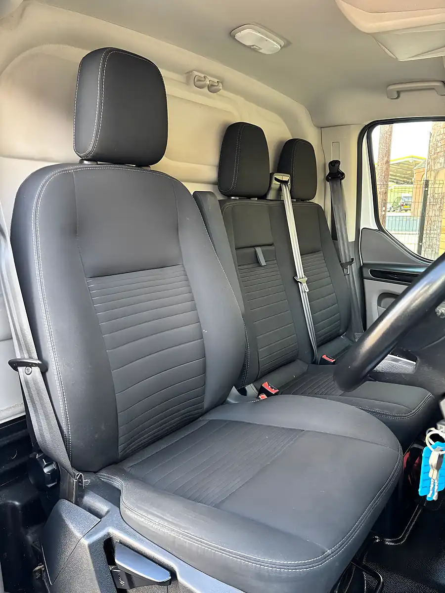 Used 2021 Ford Transit Custom Limited Frozen White - Interior and Exterior details 16