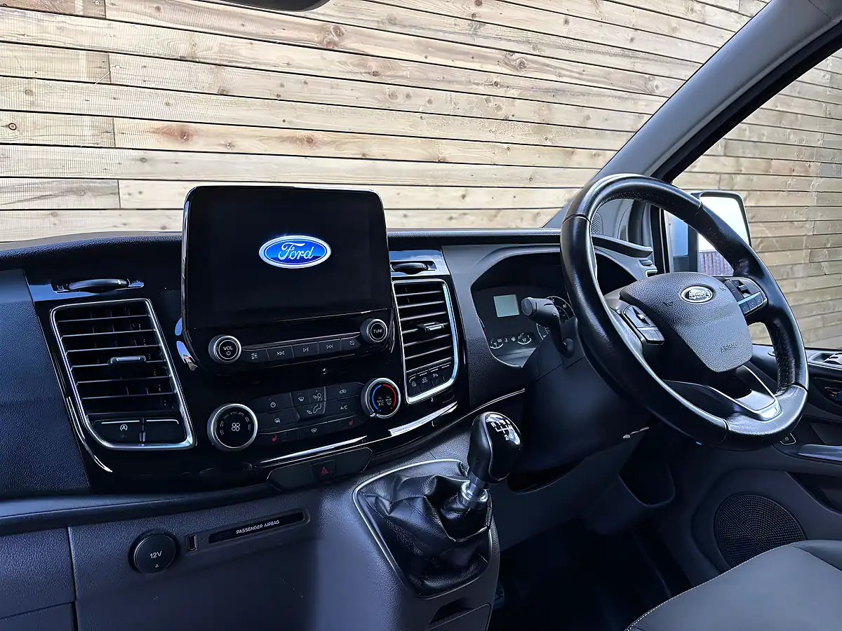 Used 2021 Ford Transit Custom Limited Frozen White - Interior and Exterior details 19
