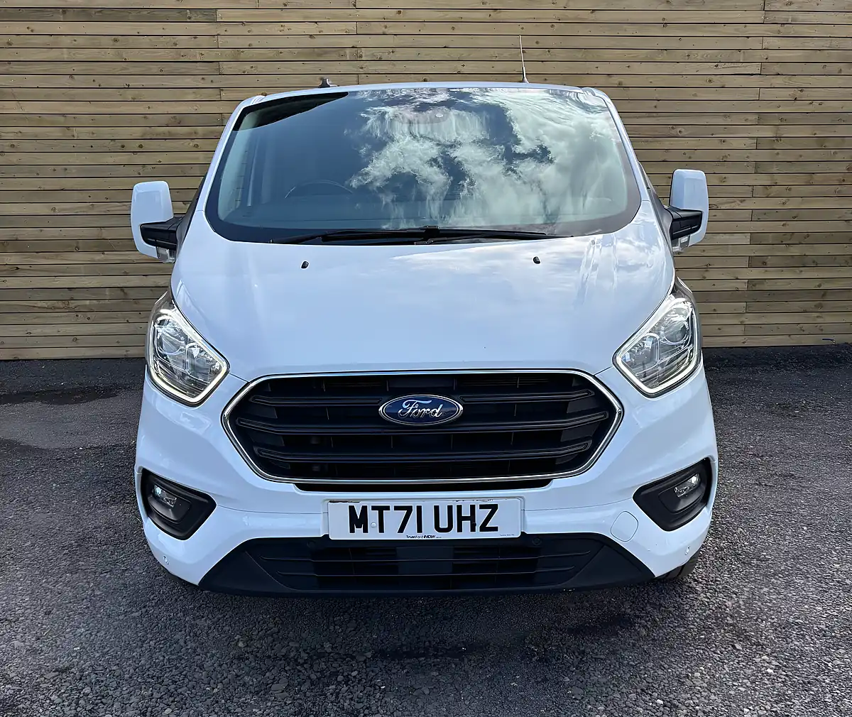 Used 2021 Ford Transit Custom Limited Frozen White - Interior and Exterior details 8