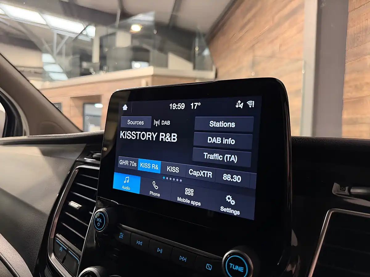 Used 2021 Ford Transit Custom Limited Moondust Silver - Interior and Exterior details 11