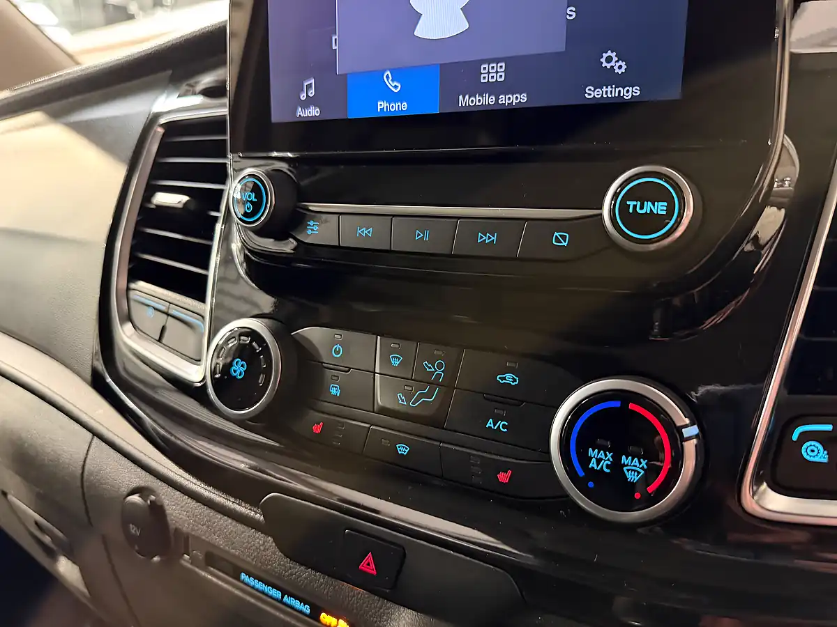 Used 2021 Ford Transit Custom Limited Moondust Silver - Interior and Exterior details 14