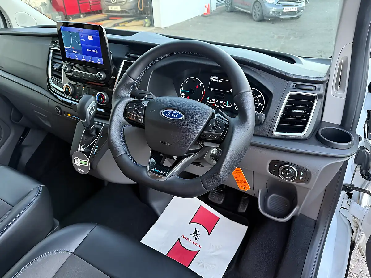 Used 2021 Ford Transit Custom Limited Ms-Rt White - Interior and Exterior details 16
