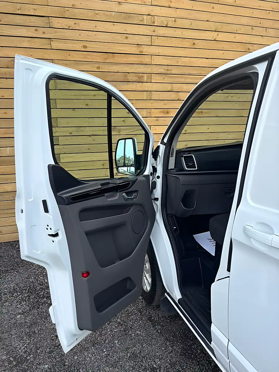 Used 2021 Ford Transit Custom Limited Panel Van White - Interior and Exterior details 17