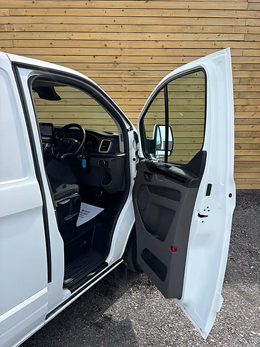 Used 2021 Ford Transit Custom Limited Panel Van White - Interior and Exterior details 9