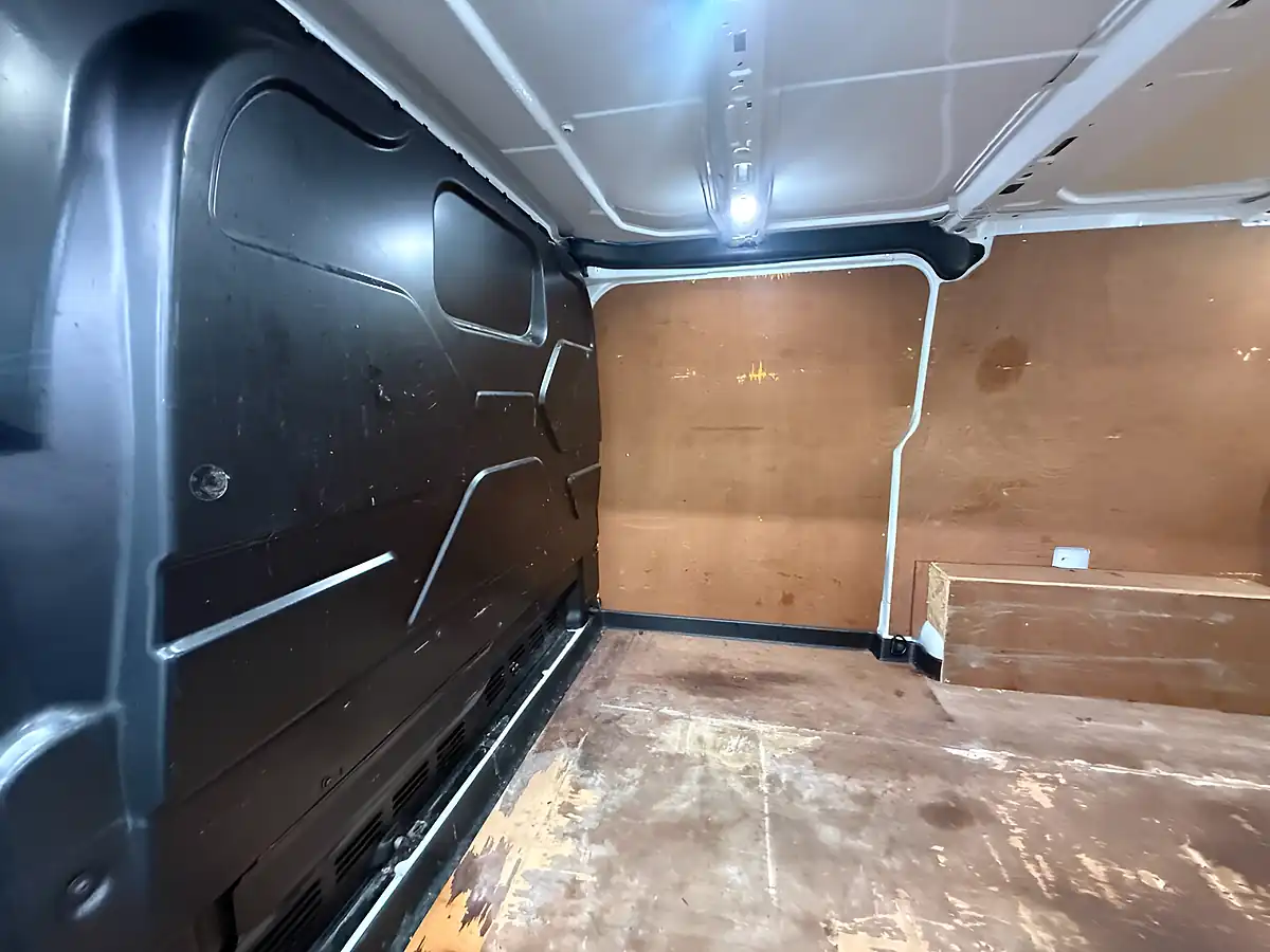 Used 2021 Ford Transit Custom Limited White - Interior and Exterior details 5