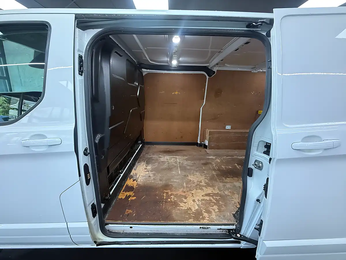 Used 2021 Ford Transit Custom Limited White - Interior and Exterior details 6