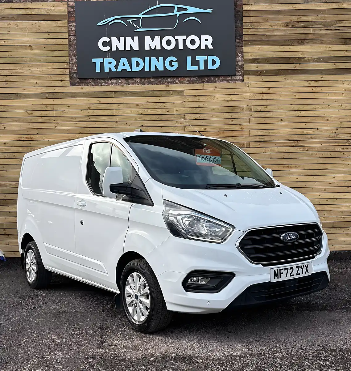 Used 2021 Ford Transit Custom Limited White - Front View