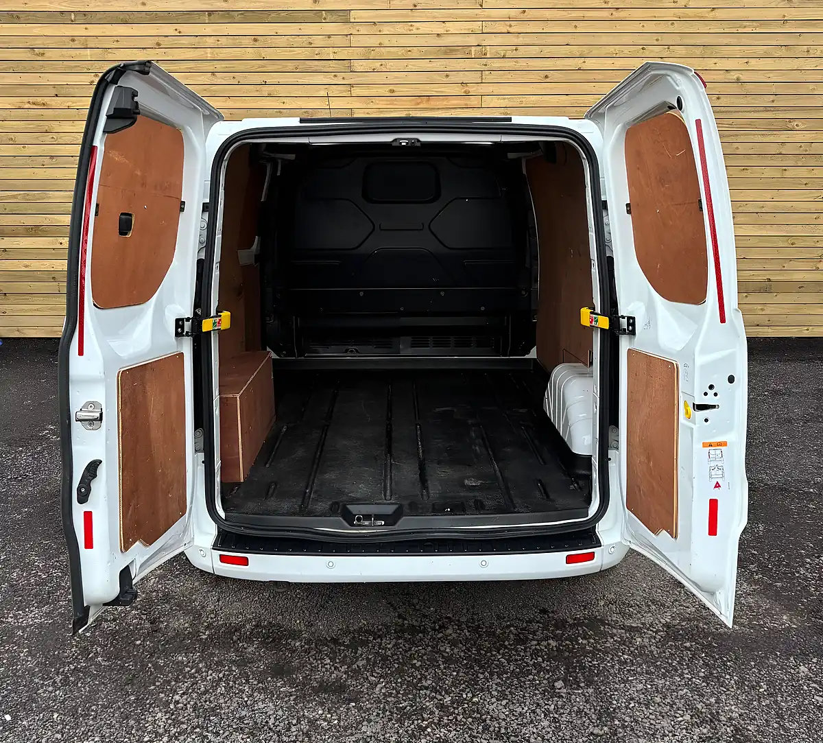 Used 2021 Ford Transit Custom Limited White - Interior and Exterior details 19