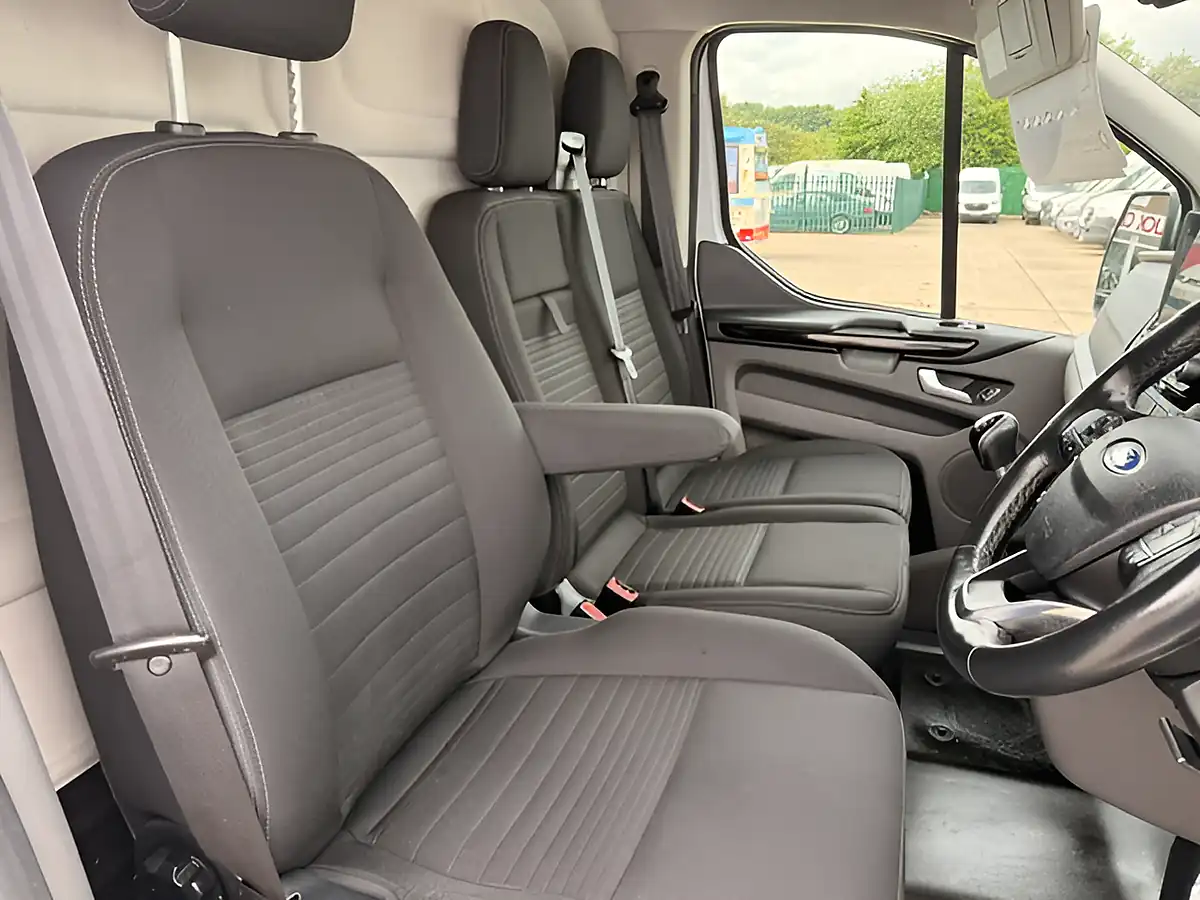 Used 2021 Ford Transit Custom Limited White - Interior and Exterior details 18
