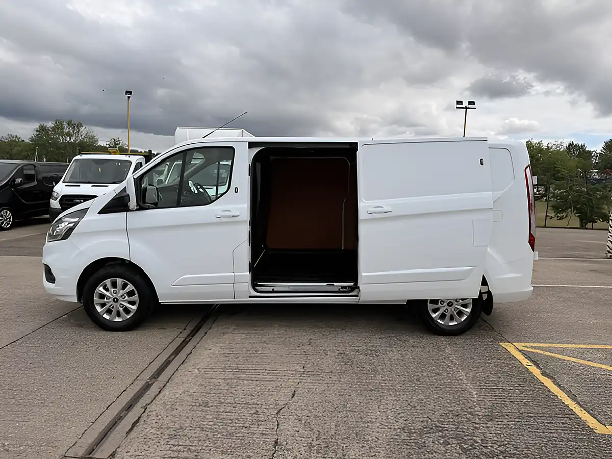 Used 2021 Ford Transit Custom Limited White - Interior and Exterior details 9