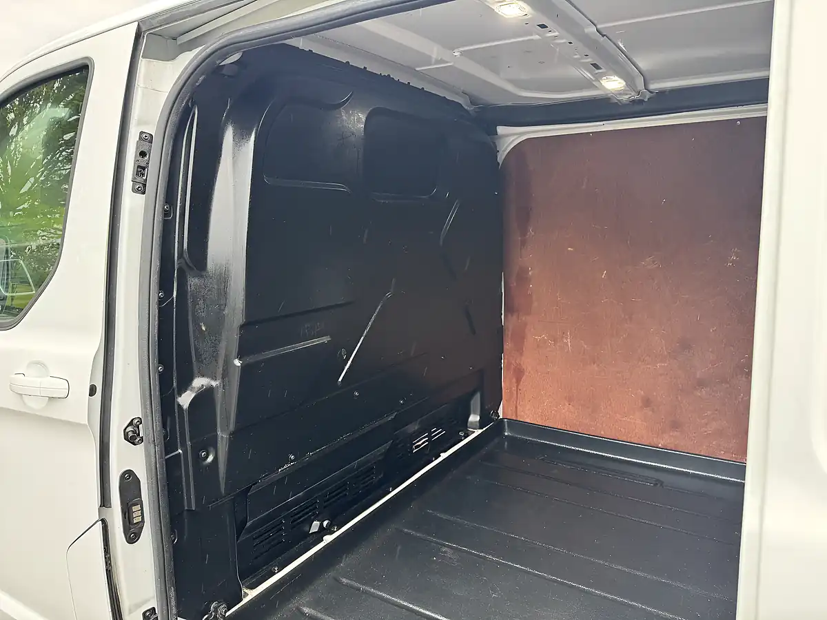 Used 2021 Ford Transit Custom Limited White - Interior and Exterior details 15