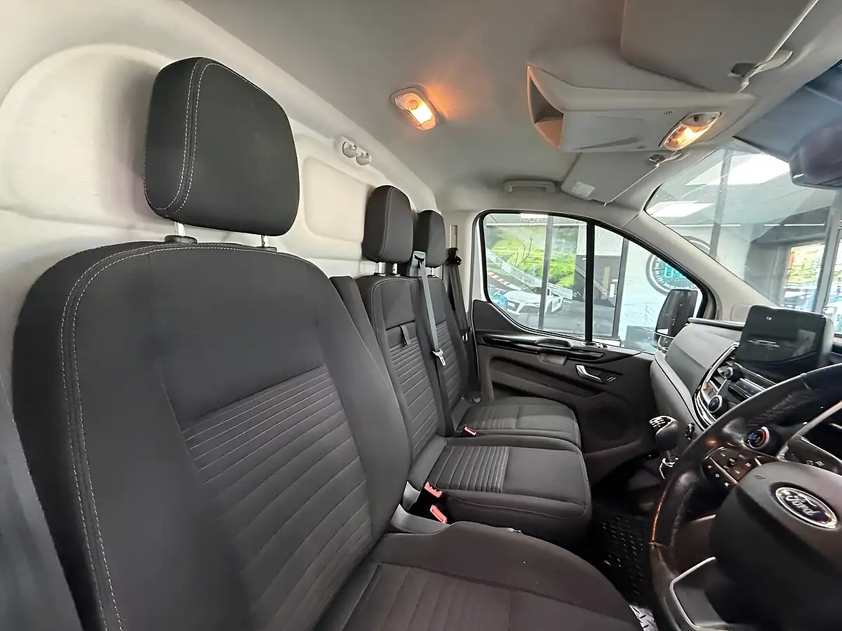 Used 2021 Ford Transit Custom Limited White - Interior and Exterior details 14