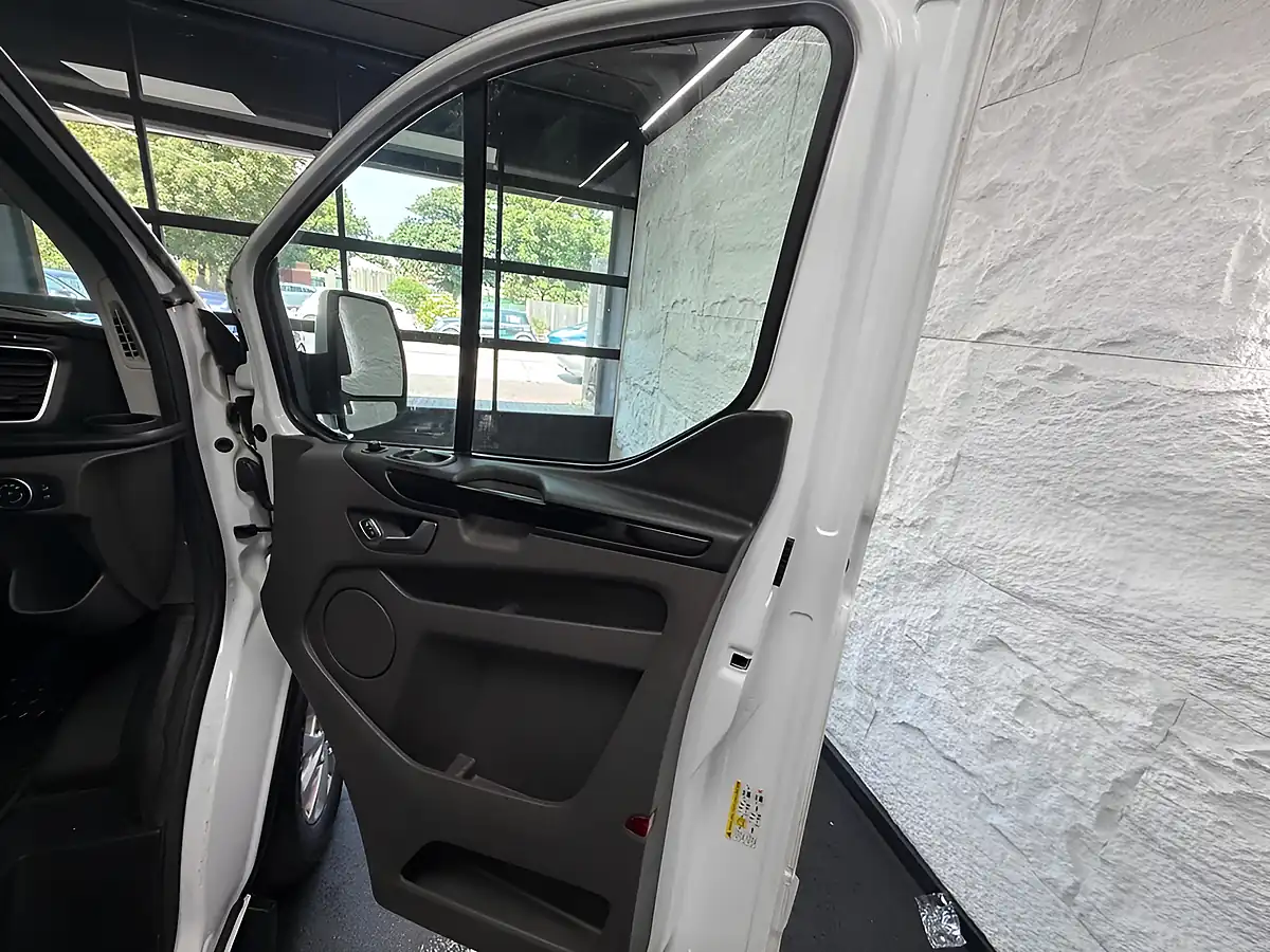 Used 2021 Ford Transit Custom Limited White - Interior and Exterior details 15