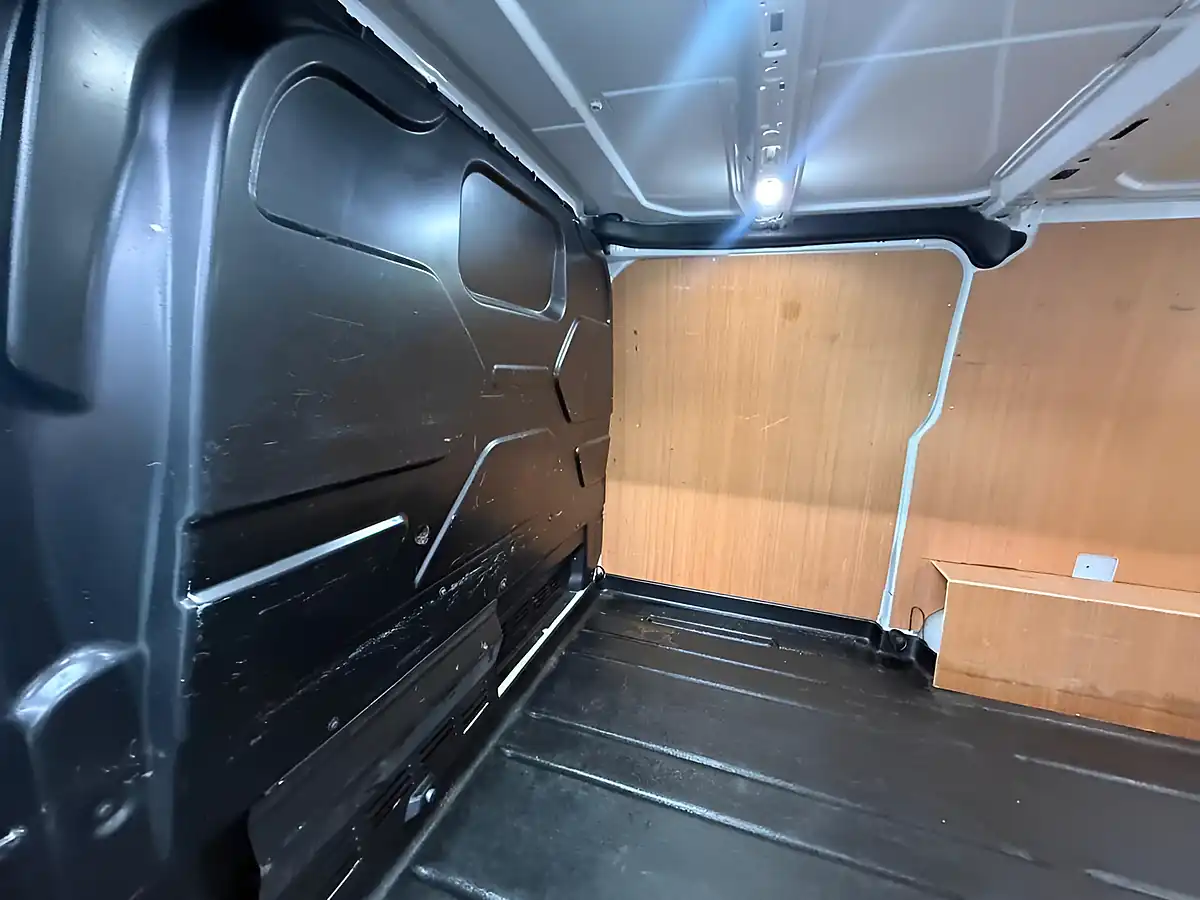 Used 2021 Ford Transit Custom Limited White - Interior and Exterior details 16