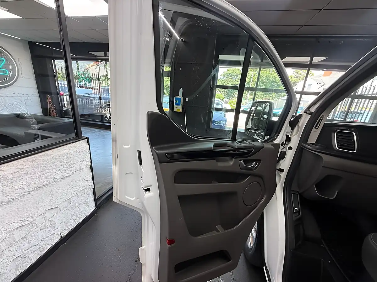 Used 2021 Ford Transit Custom Limited White - Interior and Exterior details 20